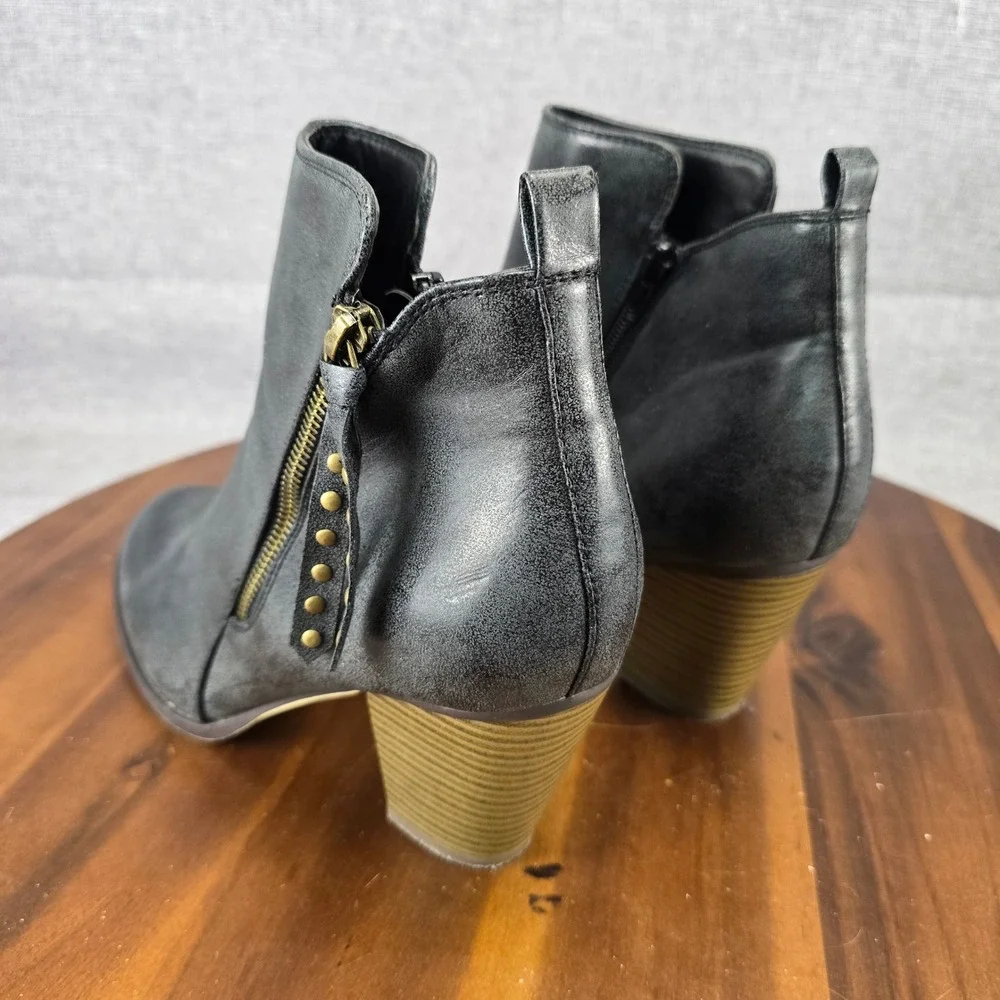 JustFab Madalena Distressed Black Studded Ankle Booties Block Heel Womens 10